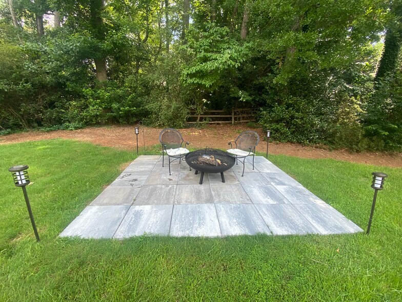 Fire pit/ Grill/ Patio Area - 420 Cardigan Cir SW
