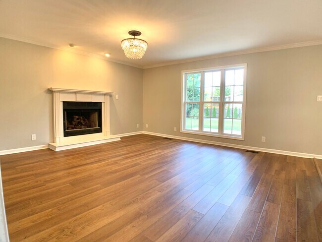 Building Photo - 2553 Emerald Ct