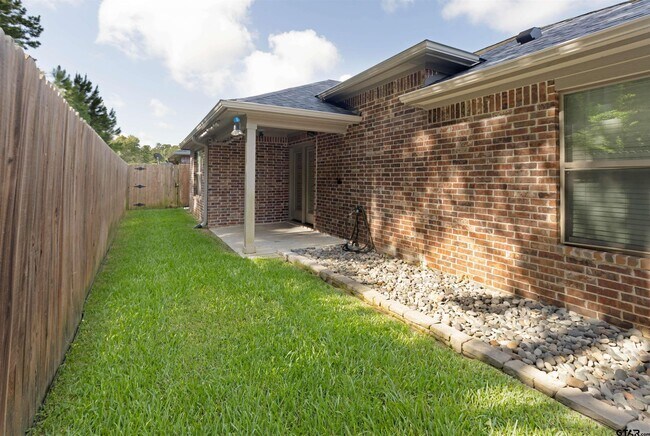 Building Photo - 5106 Shiloh Ridge Dr