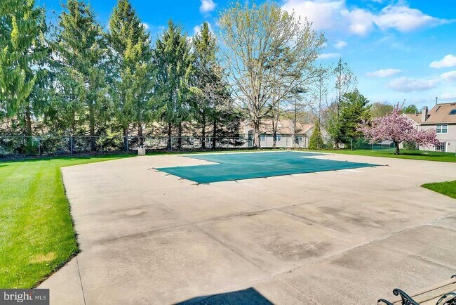 Building Photo - 235 Copper Beech Dr