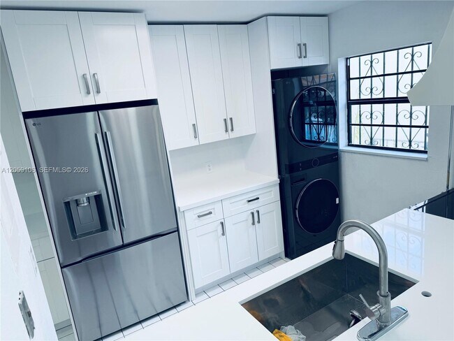 Building Photo - 7011 Crown Gate Ct