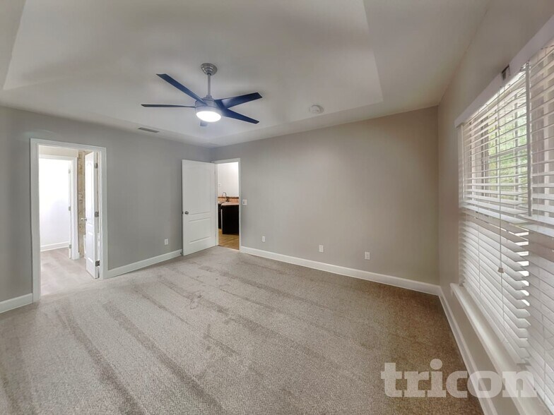 Building Photo - 45197 Weaver Cir