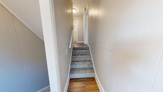 Building Photo - Old Brooklyn - 3 Bedroom Single Family Home
