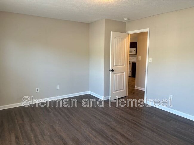 Building Photo - 3600 London Ct SW
