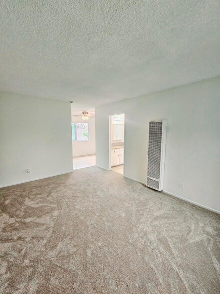 Building Photo - 8919 Longden Ave