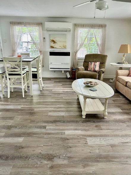 Building Photo - 8 Churchill Dr