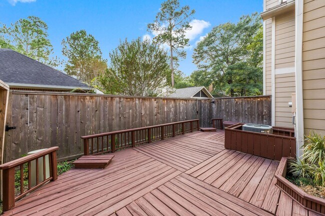 Building Photo - 7 S Avonlea Cir