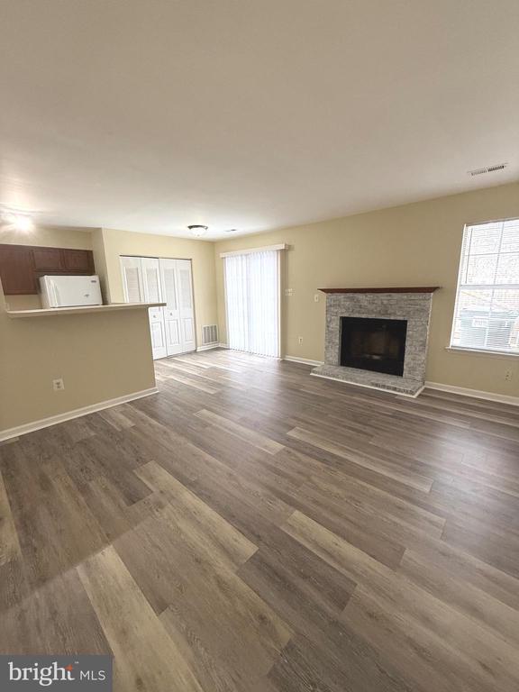 Building Photo - 409 Wind Ridge Dr