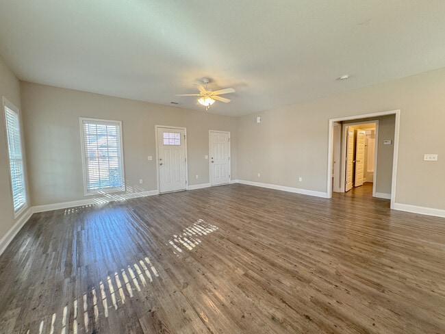 Building Photo - 35 Grove Cir