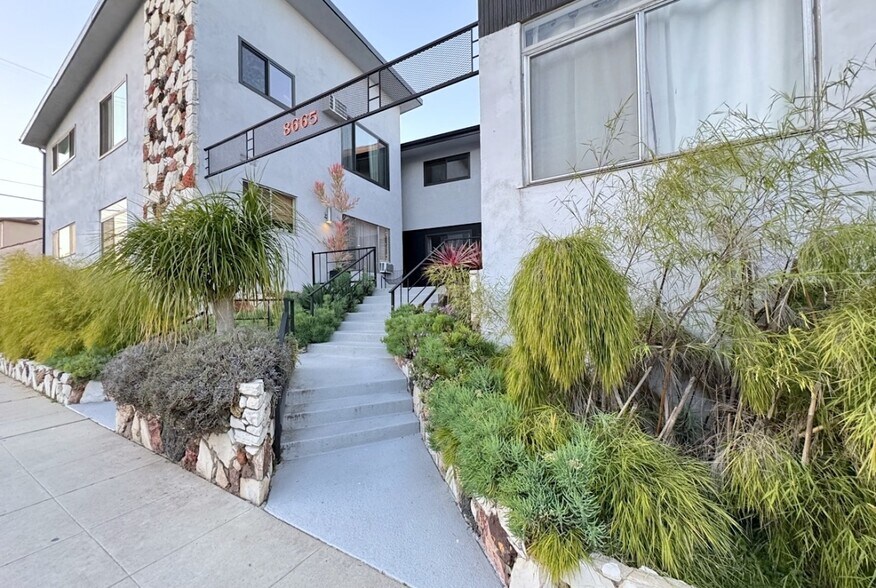 Building Photo - 8585 Pickford St