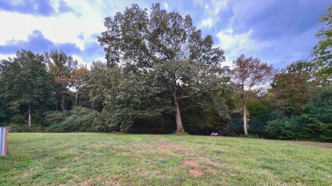 Building Photo - For Rent: 3BR, 2BA in the country