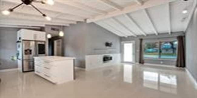 Building Photo - 4670 SW 25th Ave