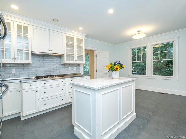 Building Photo - 29 Birch St