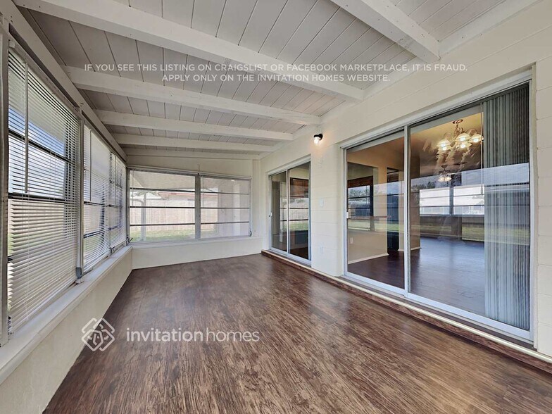 Building Photo - 543 Sheridan Dr