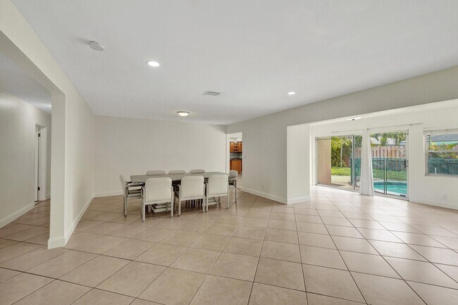 Building Photo - 4721 Sarazen Dr