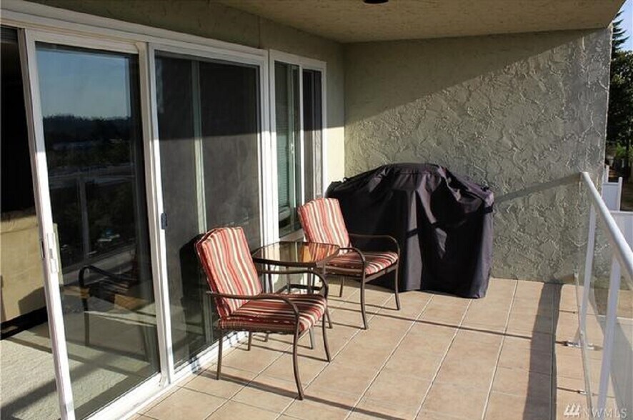 Patio - 701 122nd Ave NE