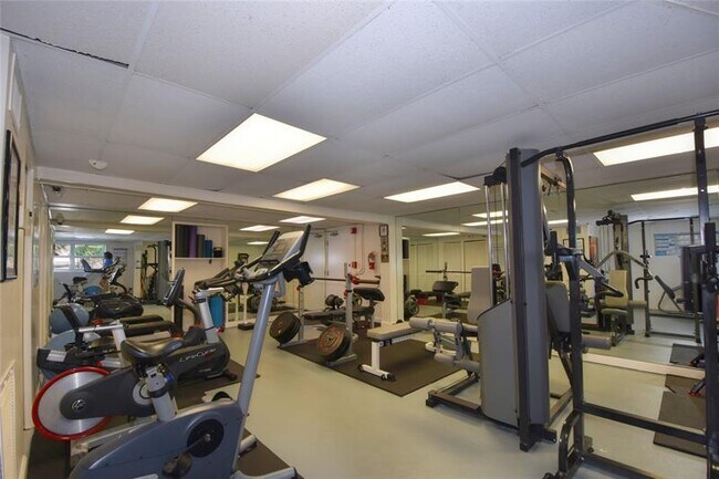 Building Photo - 1620 N Ocean Blvd