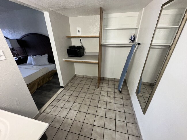 Building Photo - 2530 Bloomfield Hwy