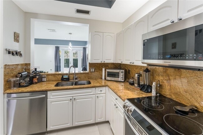 Building Photo - 4243 NW 112th Ct