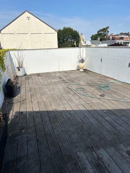 Building Photo - 231 Catharine St
