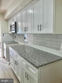 Building Photo - 560 Foxwood Ln