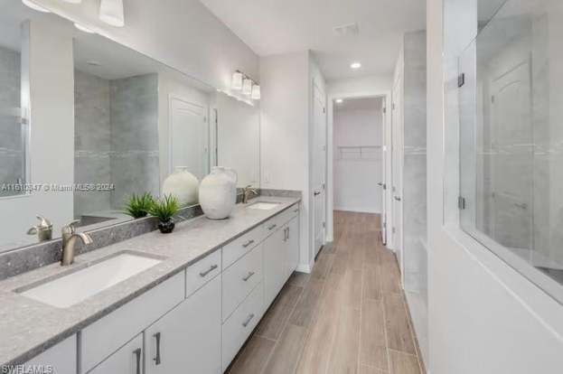 Building Photo - 5569 Celebration Dr