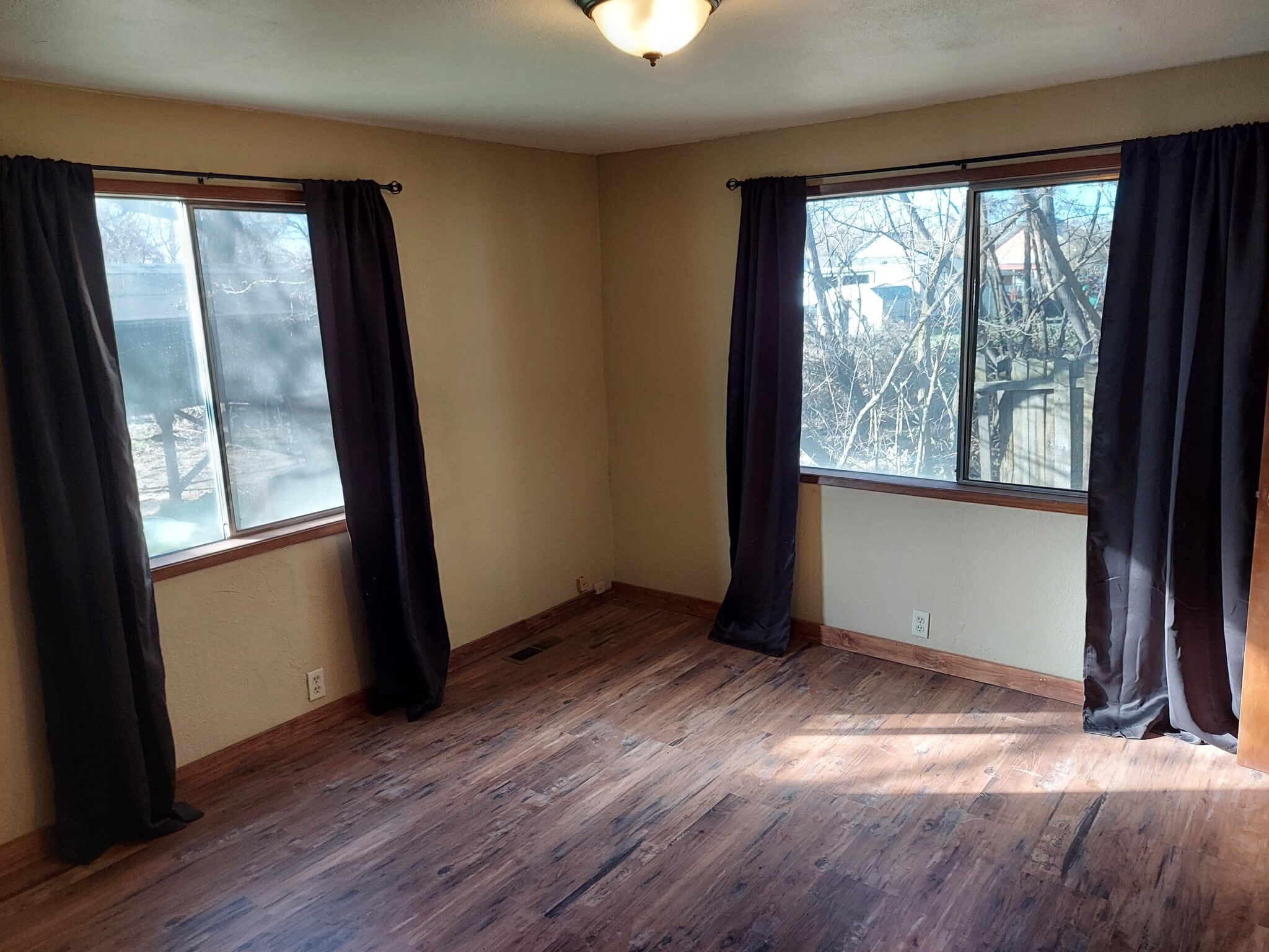 Bedroom - 209 Harrison St