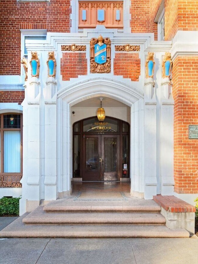 Building Photo - 2709 Dwight Way