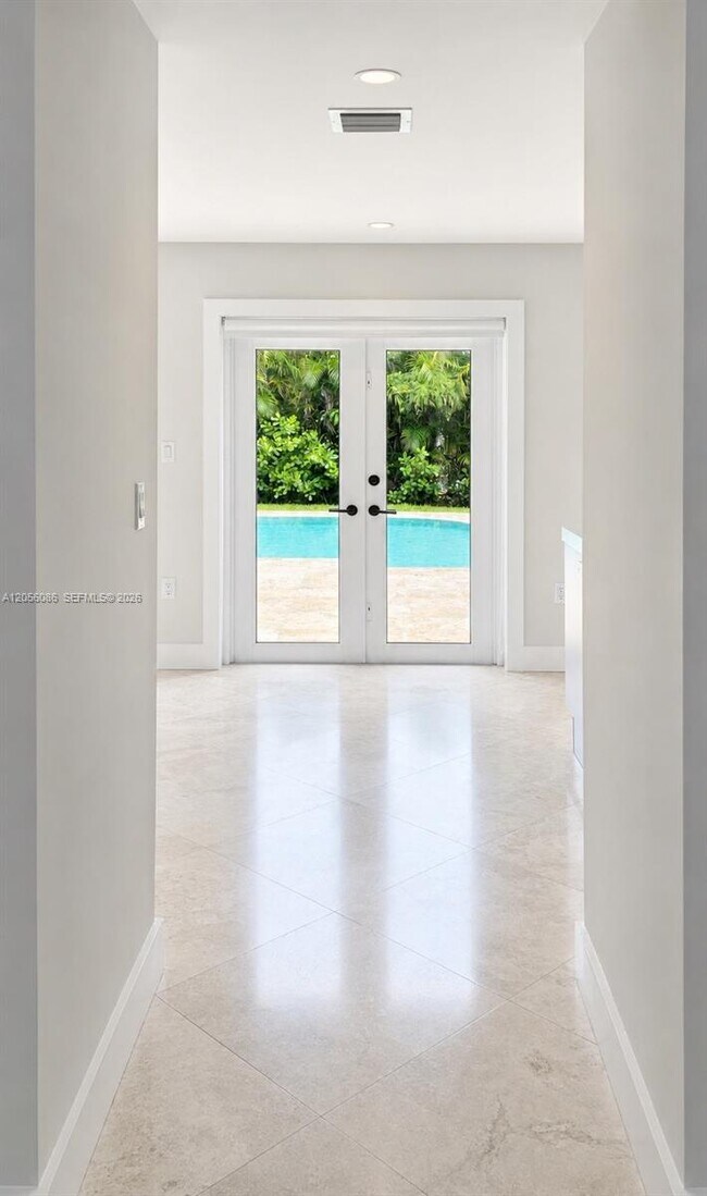 Building Photo - 614 San Juan Dr