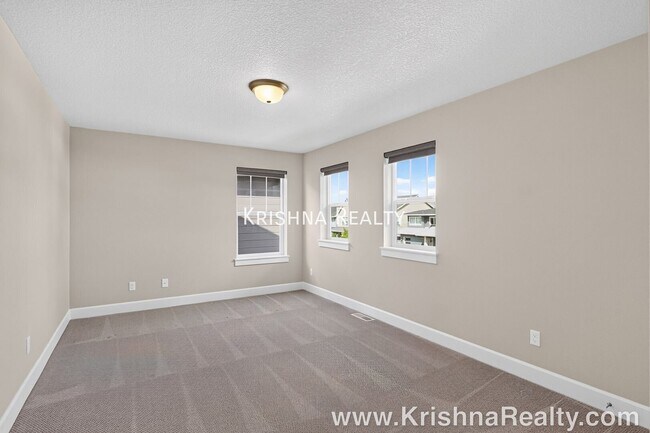 Building Photo - 3979 SE 68th Ave