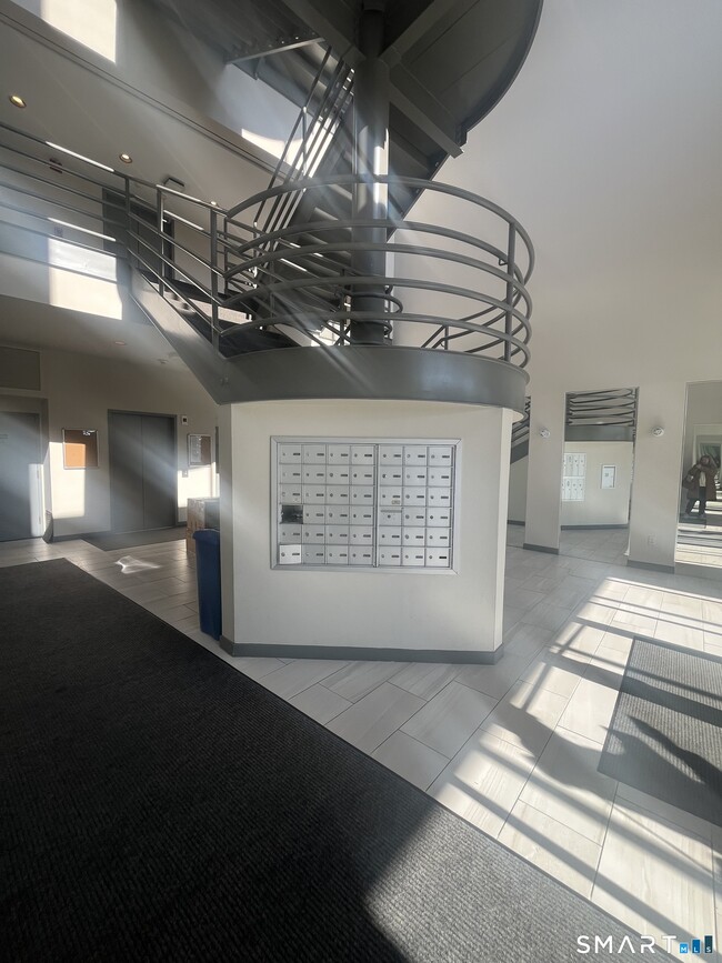 Building Photo - 49 Day St