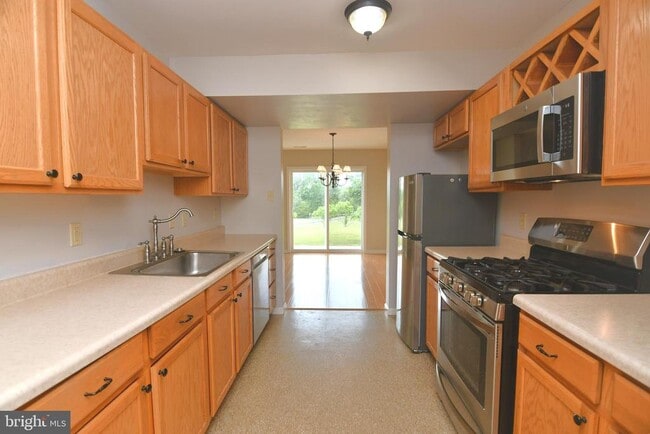 Building Photo - 2521 Emerald Ln