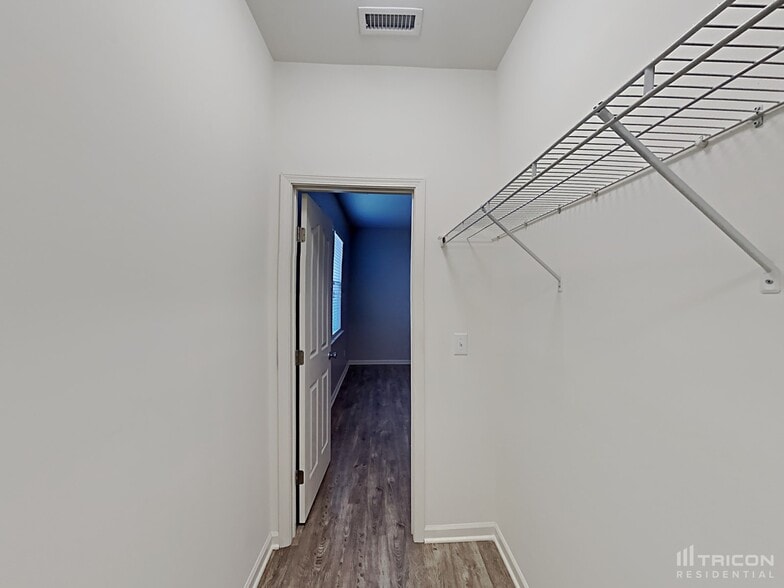 Building Photo - 932 Avondale Dr