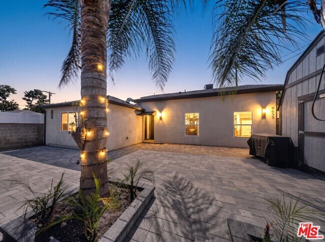Building Photo - 6635 Riverton Ave