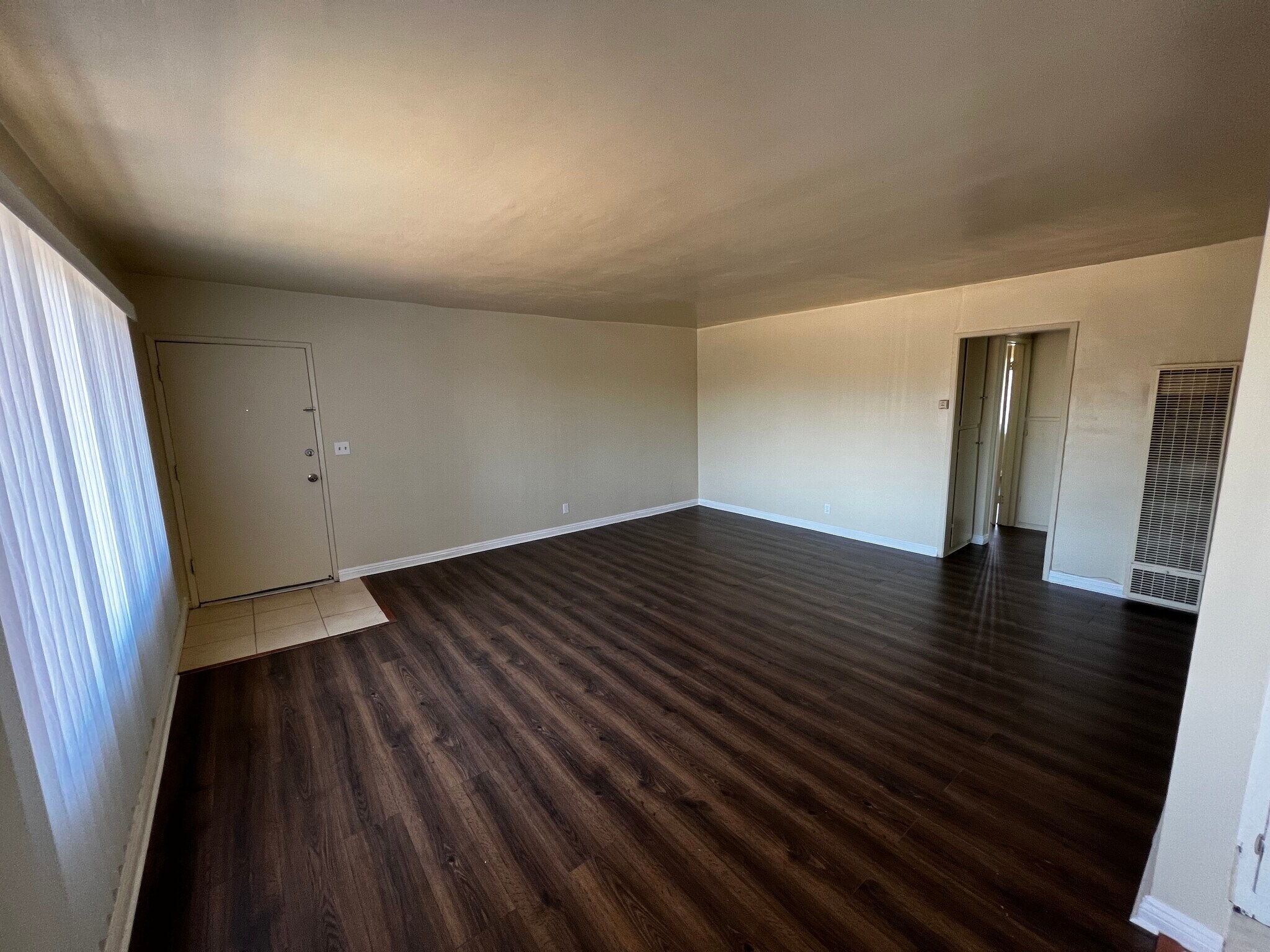 Building Photo - 11700 Glenoaks Blvd