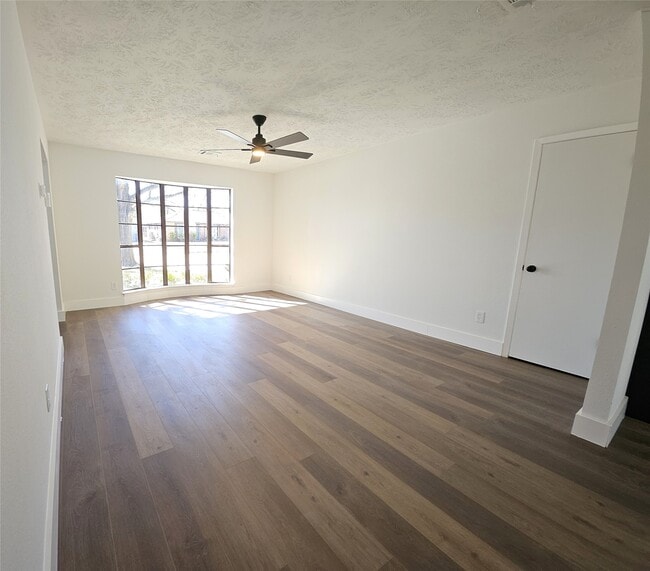 Building Photo - 815 Merribrook Ln