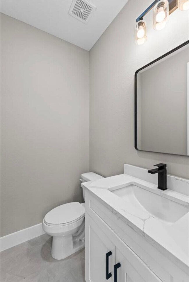 Building Photo - 2614 Martinas Ct