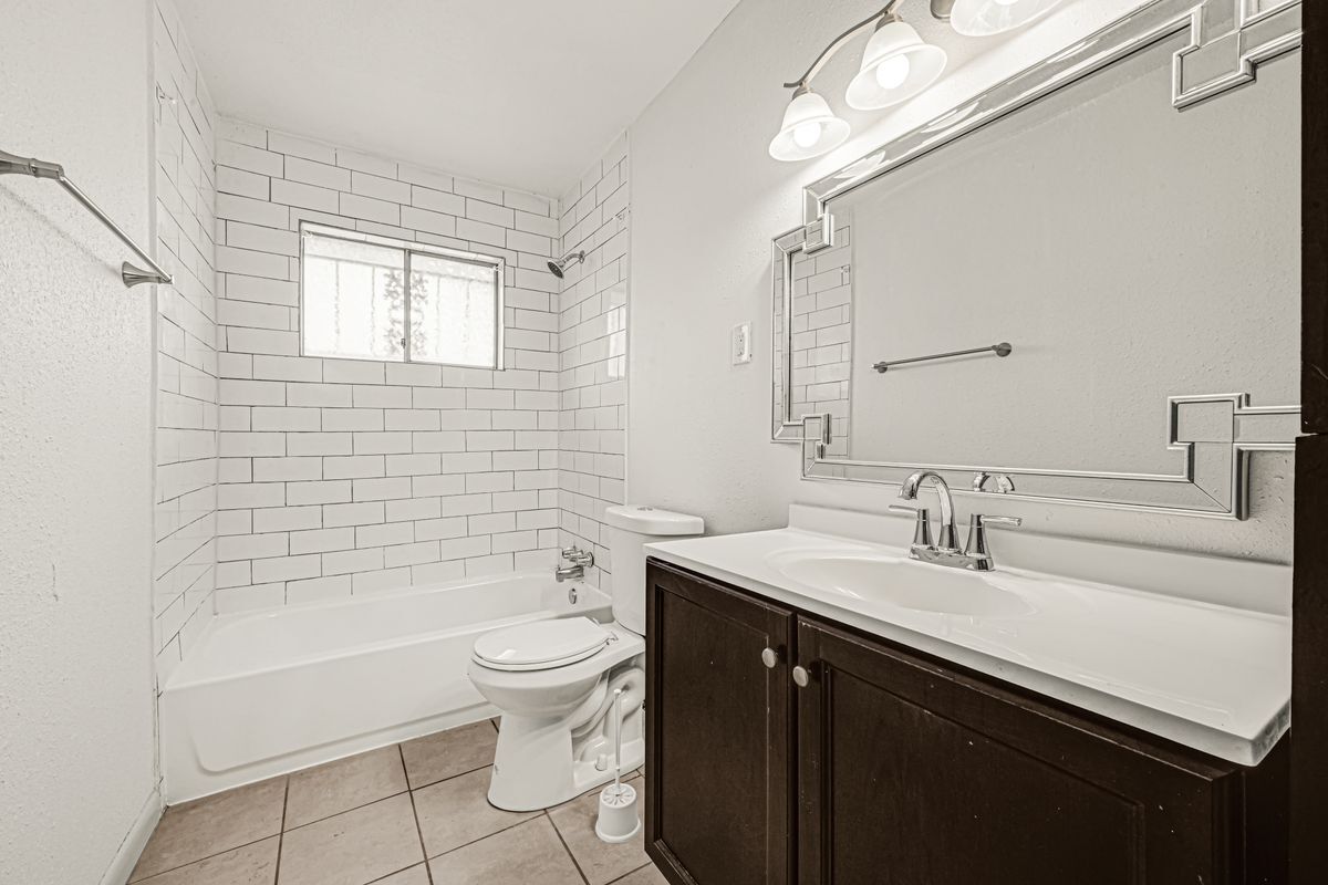 Building Photo - 3317 Le Badie St