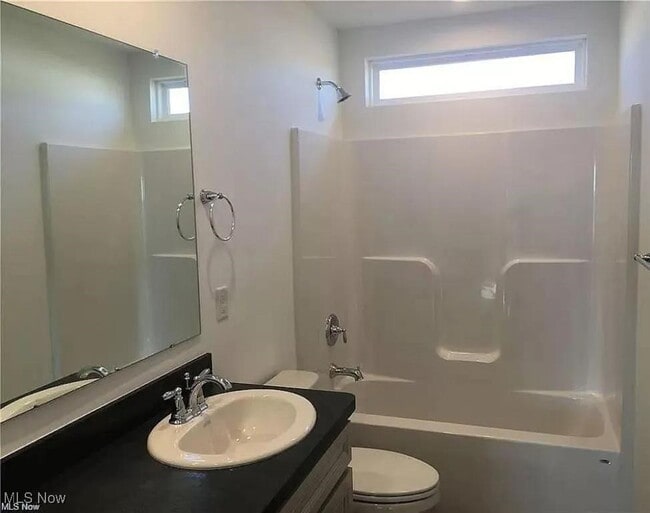 Building Photo - 63 Woodhull Cir