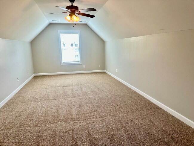 Building Photo - Spacious Four-Bedroom Home with a Bonus Room in Lawton Station!