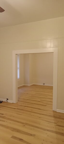 Dining rm - 603 E Thomas St