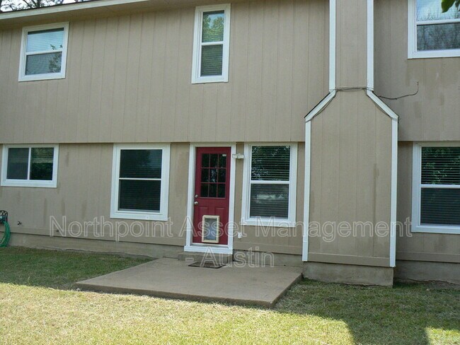 Building Photo - 1701 Yucca Ln