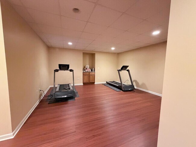 Building Photo - 3823 Sunburst Ln