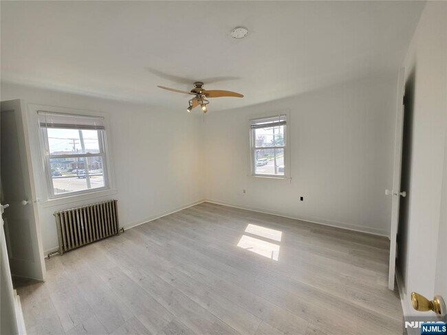 Building Photo - 683 Kingsland Ave