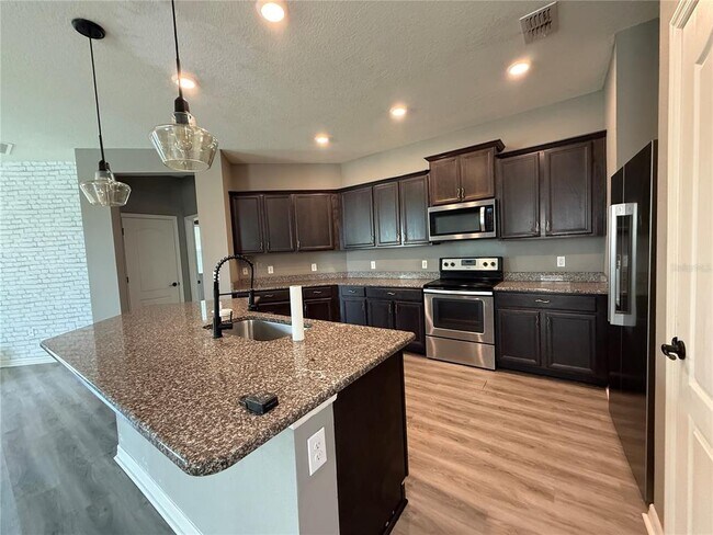 Building Photo - 10638 Laguna Plains Dr