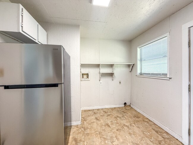 Building Photo - 1185 Koehler Rd