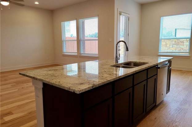Building Photo - 1265 Summerbrooke Cir