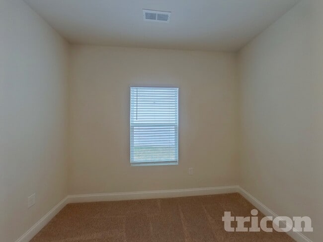 Building Photo - 7121 Jerimoth Dr