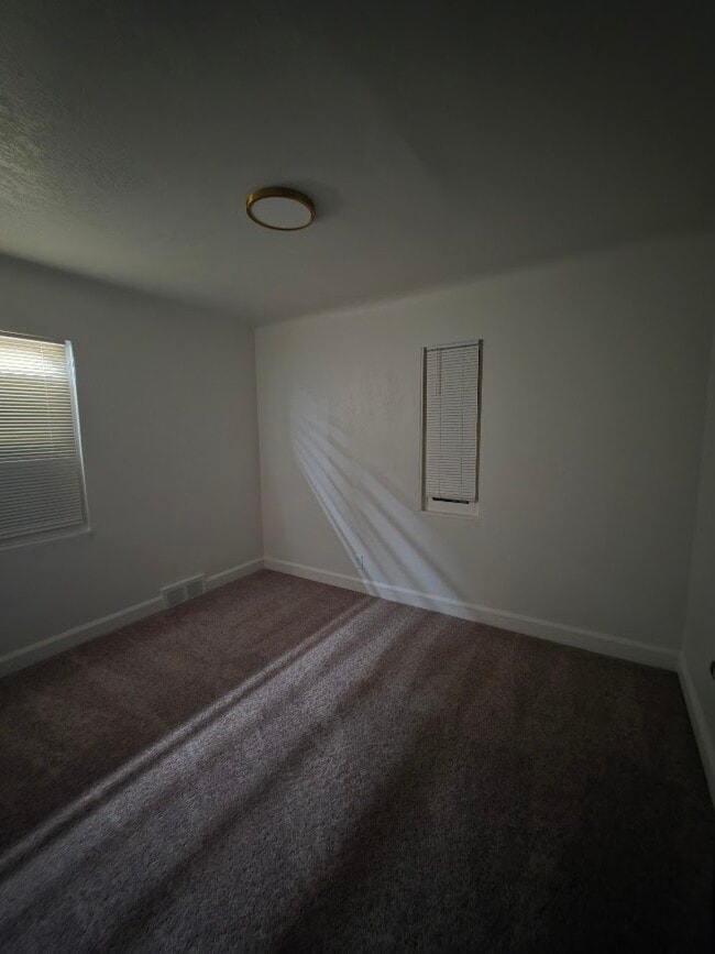 Building Photo - 9635 Everts St