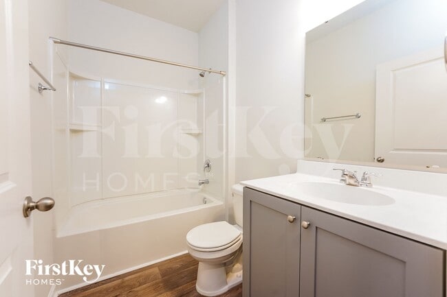 Building Photo - 2629 Alamanda Dr